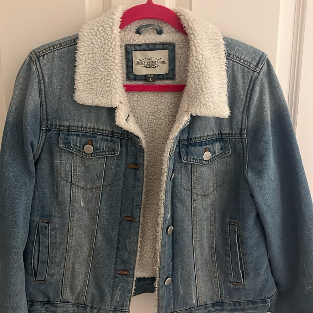 Jean jacket with Sherpa fur collar and lining!